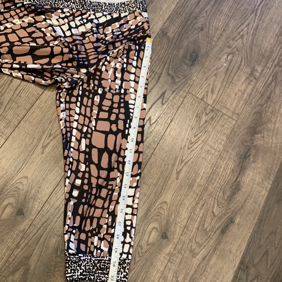 Geometric Print Long Sleeve Wrap Dress - Picture 7 of 14